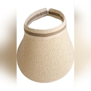 Straw hat or visor for the beach, excellent for protecting yourself from the sun